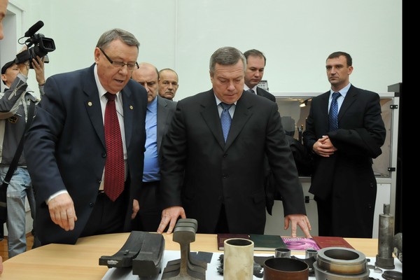 Губернатор Ростовской области В.Ю.
Голубев посетил РГУПС